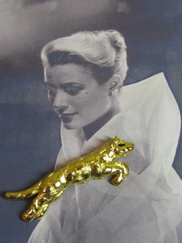 Antique, vintage, designer costume jewelry, fine precious Jewellery.